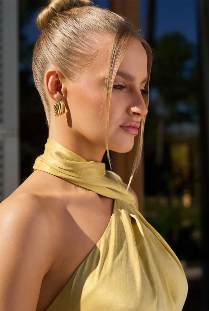 Come abbinare gli accessori a un abito estivo: ispirazioni di stile