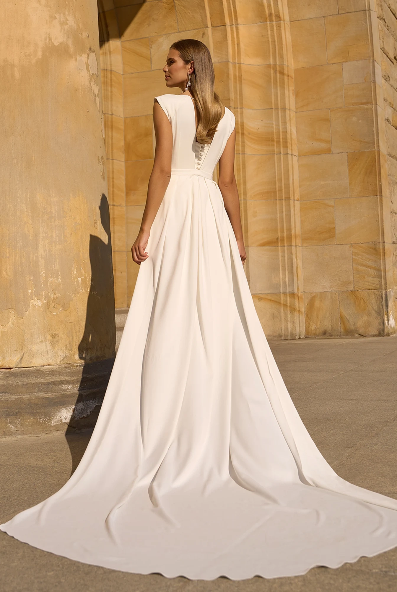 Tarsylia - abito da sposa con strascico staccabile