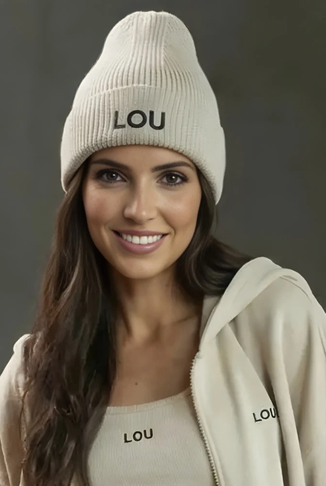 Berretto invernale beige con logo Lou