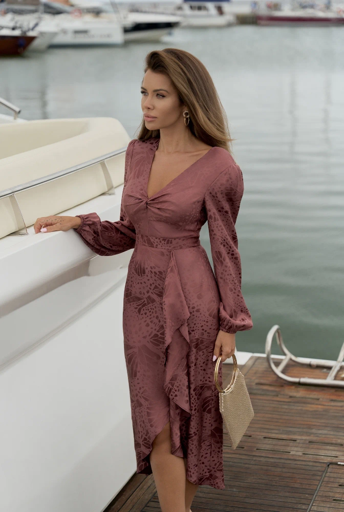 Hemera – abito midi marrone con spacco decorativo