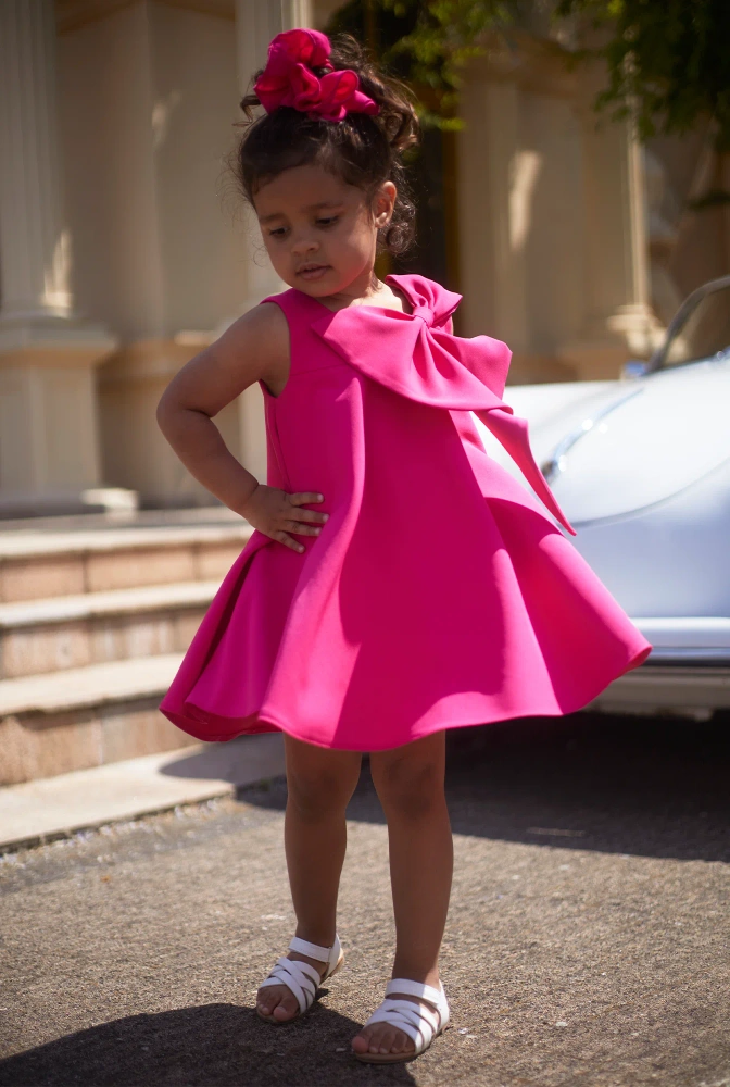Mist - Vestito rosa per bambini con fiocco e spazzola per capelli